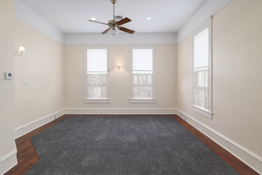 More Photos Of 602 W 13th St, Austin Office For Lease