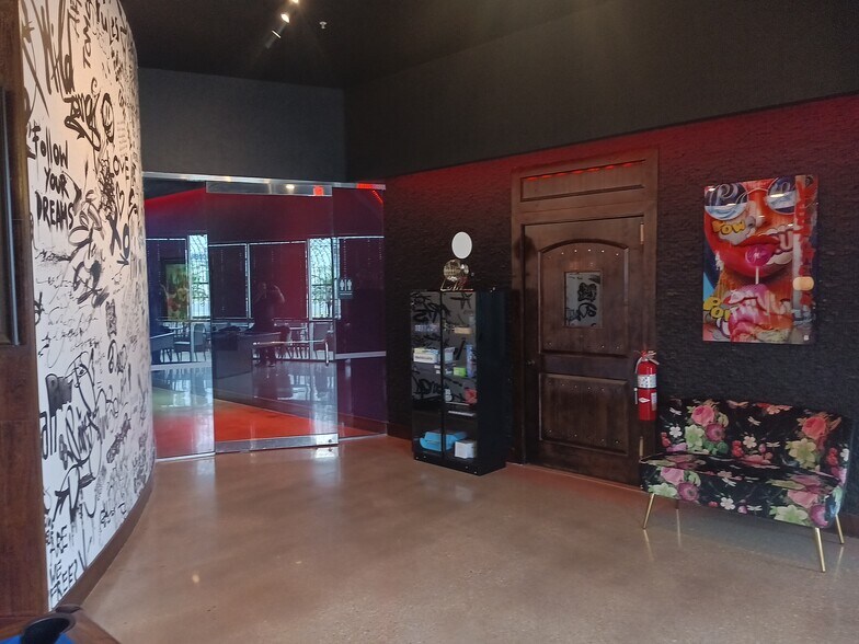 More Photos Of 12225 Westheimer Rd, Houston Freestanding For Lease