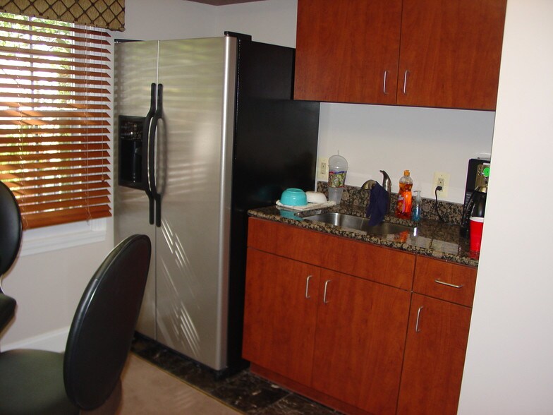 More Photos Of 1680 Village Green, Crofton Office For Sale