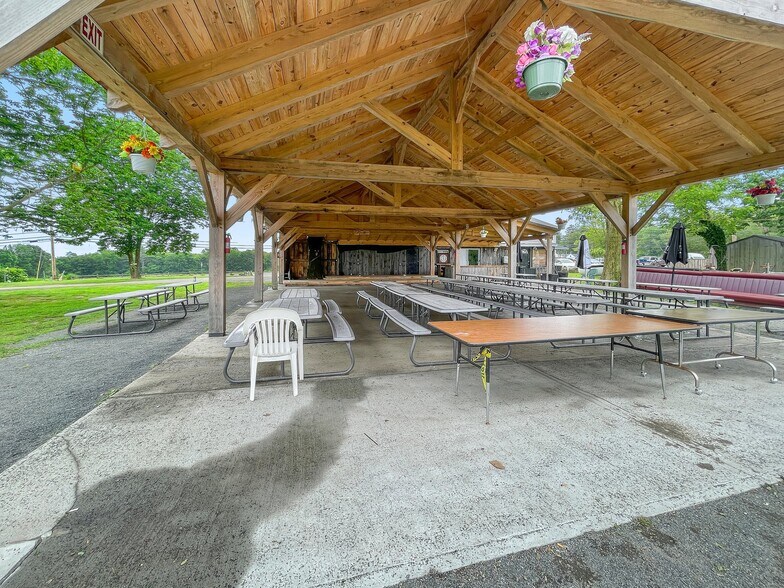 More Photos Of 809 Nooseneck Hill Rd, West Greenwich Restaurant For Sale