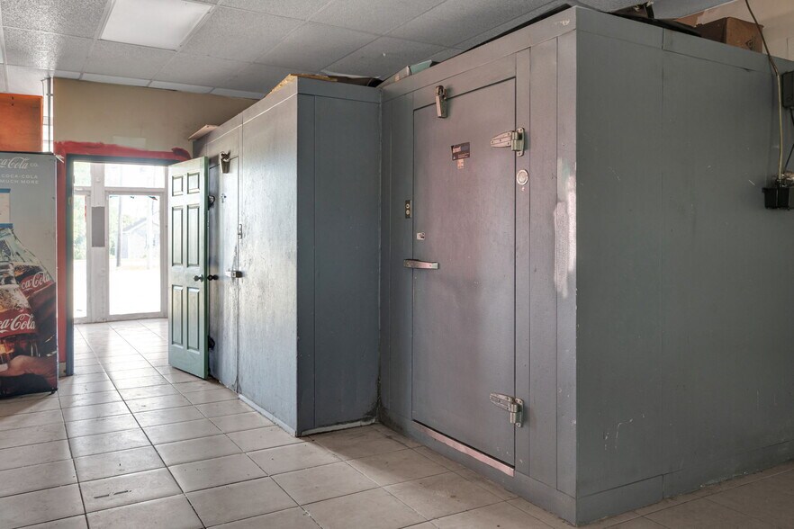 More Photos Of 7118-7140 Downman Rd, New Orleans Storefront Retail Residential For Sale