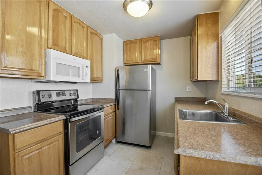 More Photos Of 925 Pomeroy Ave, Santa Clara Apartments For Sale