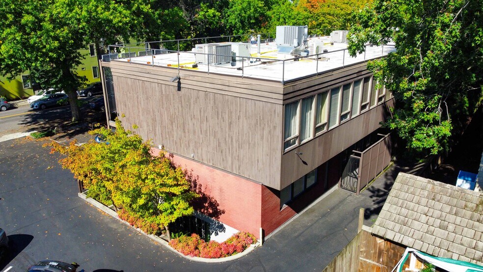 More Photos Of 200 NE 20th Ave, Portland Office For Sale