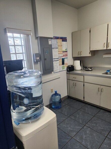 More Photos Of 8751 N 30th St, Tampa Medical For Lease