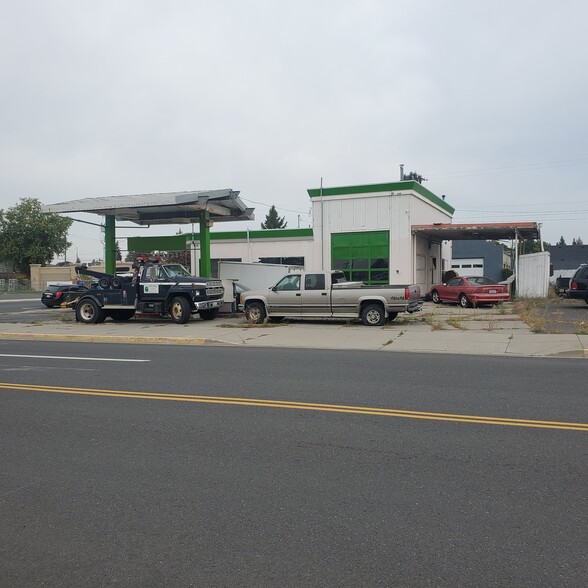 Primary Photo Of 106 N Lefevre St, Medical Lake Service Station For Lease