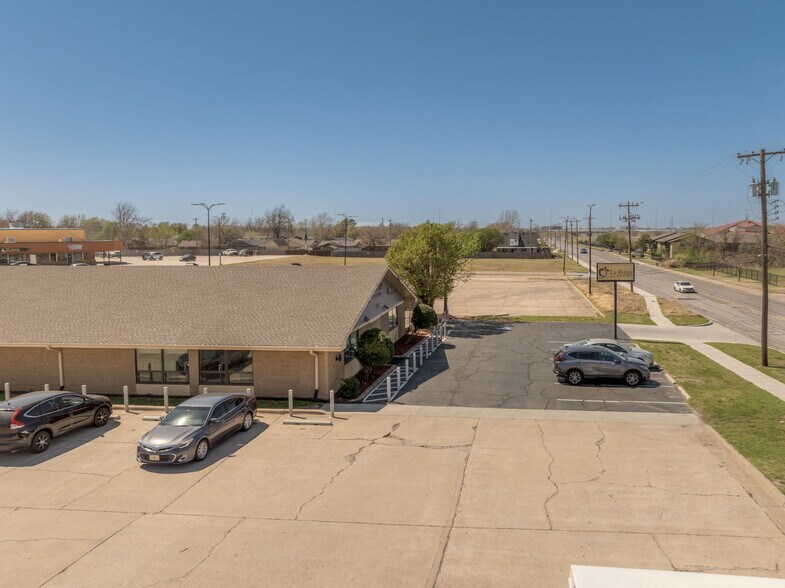 More Photos Of 2900-2962 SW 59th St, Oklahoma City Unknown For Lease