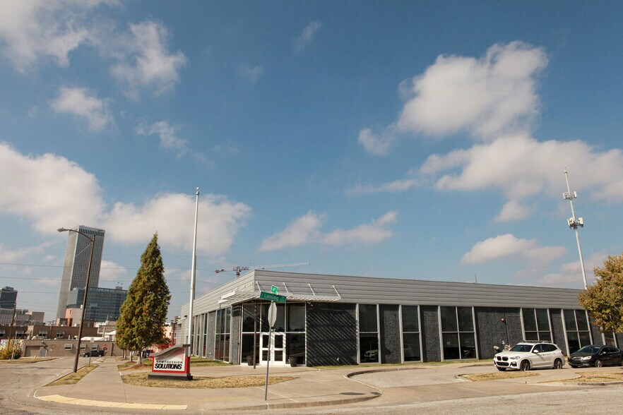 More Photos Of 817 E 4th St, Tulsa Showroom For Sale