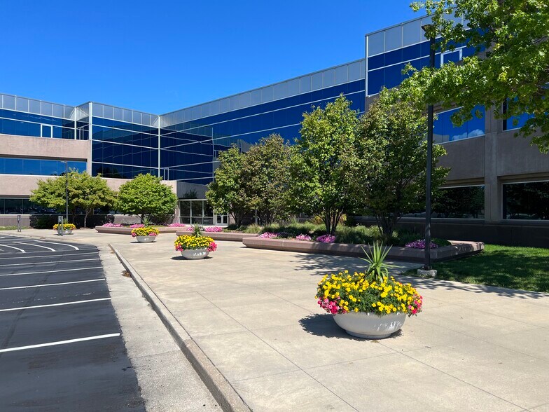 More Photos Of 500 SW 7th St, Des Moines Office For Lease