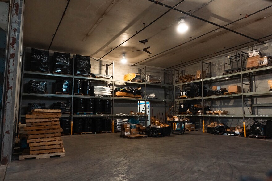 More Photos Of 6701 Moravia Park Dr, Baltimore Warehouse For Lease