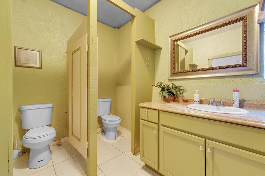 More Photos Of 323 M L King, Macclenny Religious Facility For Sale