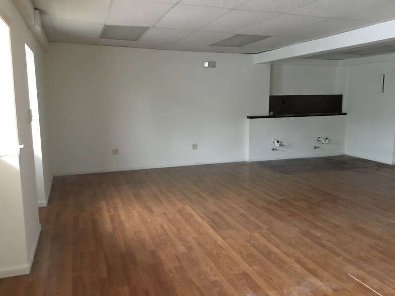 More Photos Of 1007 N Easton Rd, Doylestown Storefront Retail Office For Sale