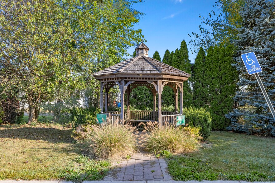 More Photos Of 435 Sumpter rd, Belleville Hospital For Sale