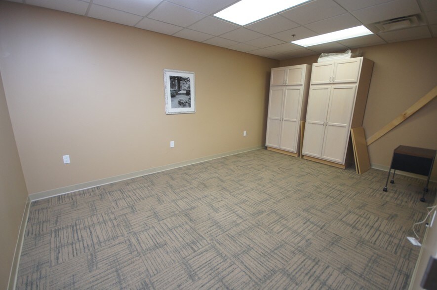 More Photos Of 16 Asylum St, Milford Medical For Lease