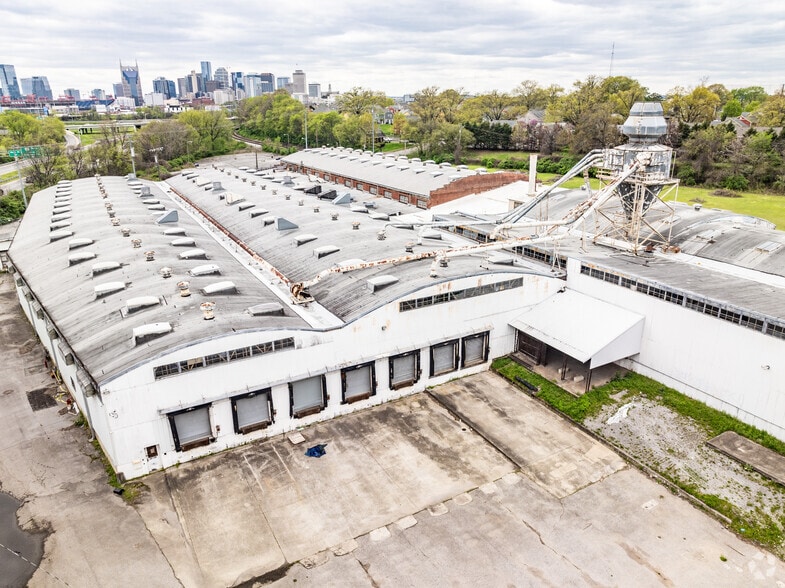 More Photos Of 515 Foster St, Nashville Distribution For Sale