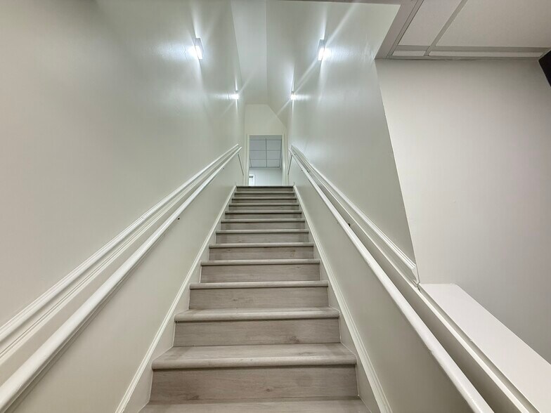 More Photos Of 20 Office Park Way, Pittsford Office For Lease