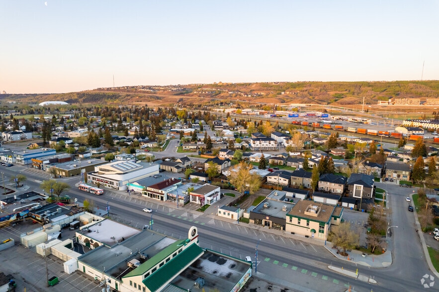 More Photos Of 6507-6511 Bowness Rd NW, Calgary Storefront For Lease