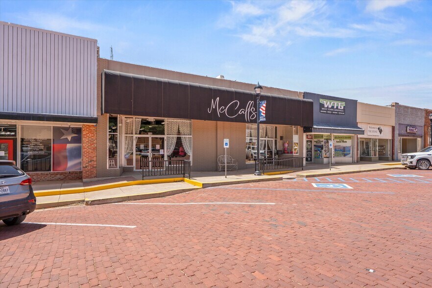 More Photos Of 112 Austin Ave, Lamesa General Retail For Sale
