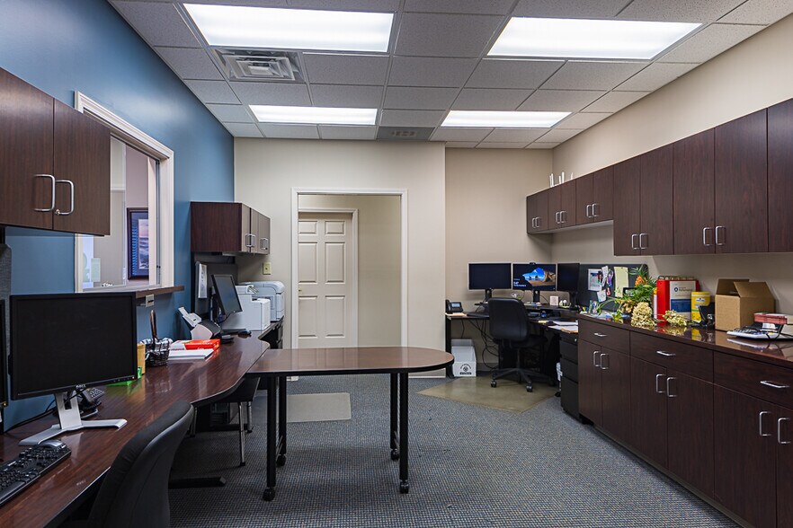 More Photos Of 801-C Sunset Dr, Johnson City Office Residential For Lease