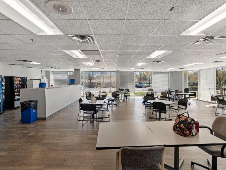 More Photos Of 201 Puckett Ferry Rd, Greenwood Warehouse For Lease