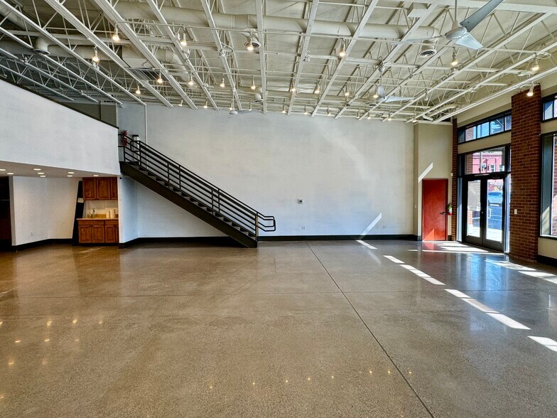 More Photos Of 1811-1815 NE Broadway St, Portland Freestanding For Lease