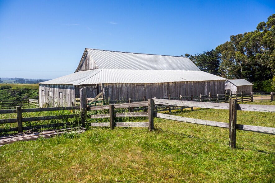 More Photos Of 16401 South Highway 1, Manchester Land For Sale