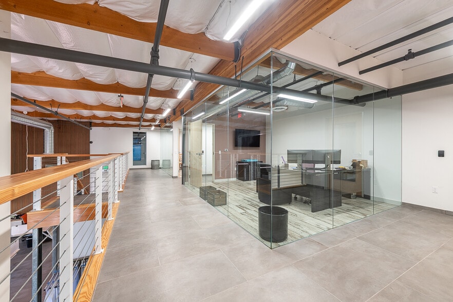 More Photos Of 12610 Saticoy St S, North Hollywood Warehouse For Sale