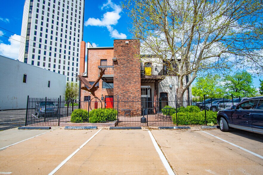 More Photos Of 322 N Main St, Wichita Office Residential For Lease