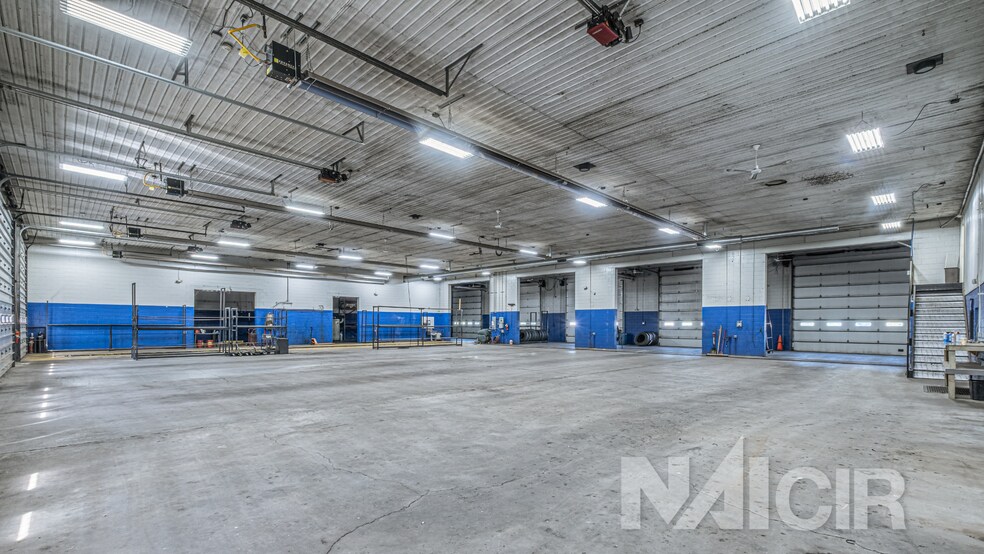 More Photos Of 1460 N Ridge Rd, Milton Auto Repair For Lease