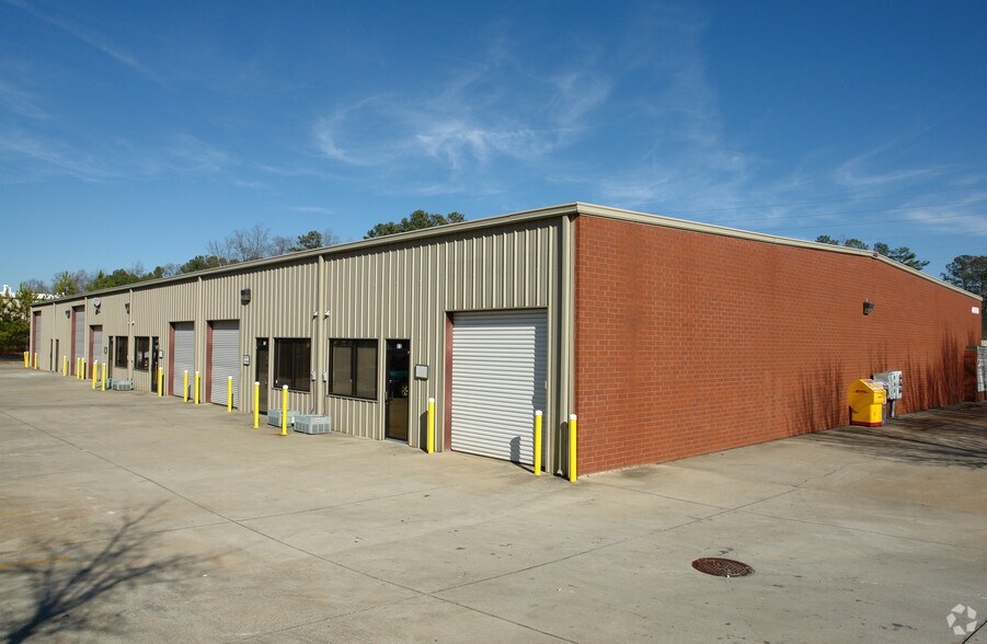 More Photos Of 4000 Fambrough Dr, Powder Springs Warehouse For Lease