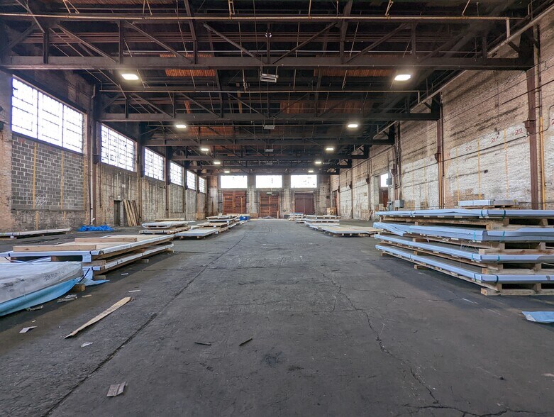 More Photos Of 4343 W Ohio St, Chicago Distribution For Sale