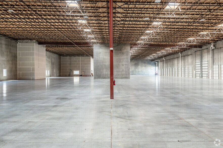 More Photos Of 1774 Pan American St, Calexico Warehouse For Lease