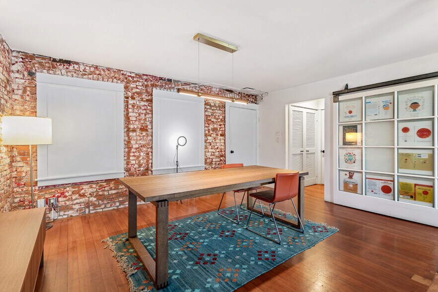 More Photos Of 1322 Innes Pl, Venice Office Residential For Sale