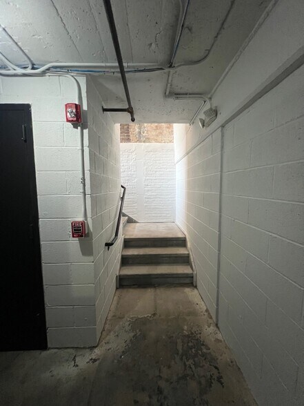 More Photos Of 190 Christopher Columbus Dr, Jersey City Office Residential For Lease