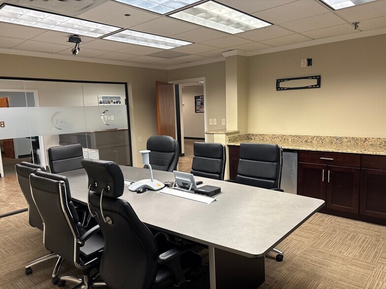 More Photos Of 6801 N 54th St, Tampa Warehouse For Sale