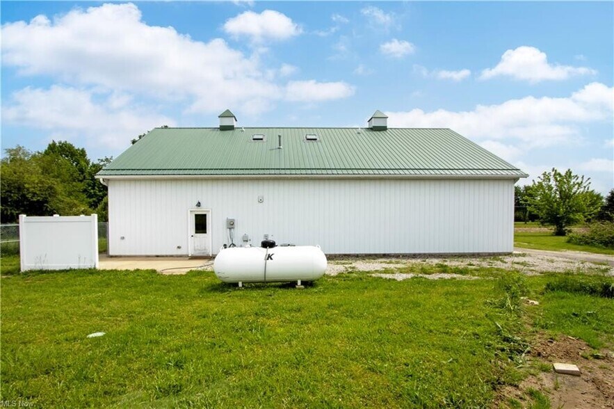 More Photos Of 275 S Smyser Rd, Wooster Flex For Sale