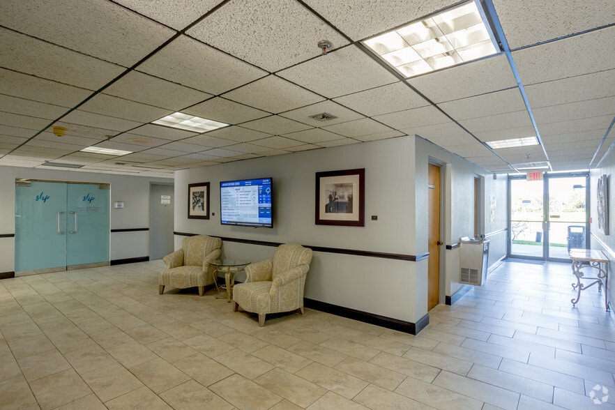 More Photos Of 6415 Lake Worth Rd, Greenacres Medical For Lease