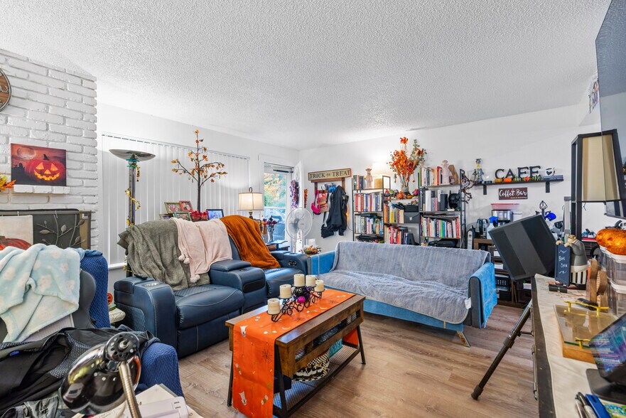 More Photos Of 15540 NE Couch St, Portland Apartments For Sale