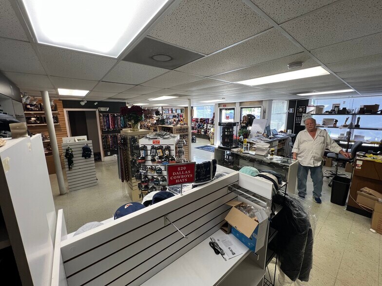 More Photos Of 1333 N King St, Hampton Freestanding For Sale