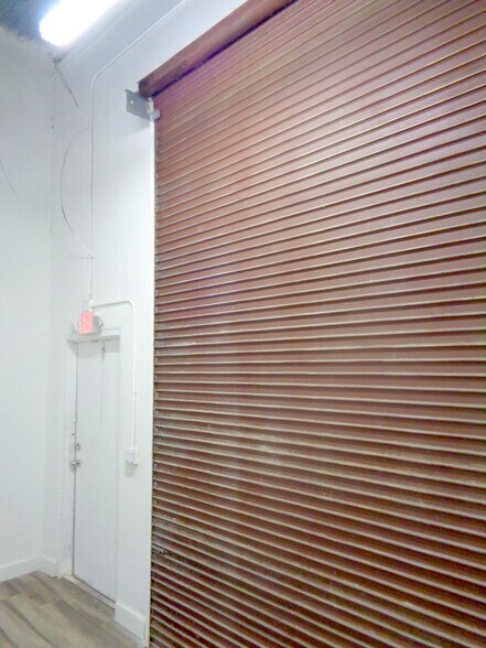 More Photos Of 11300-11354 Wiles Rd, Coral Springs General Retail For Lease