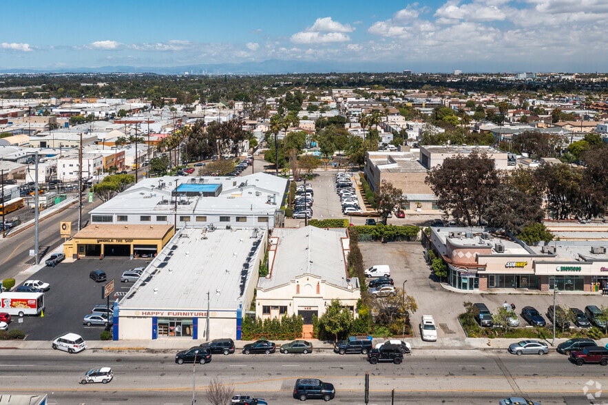 More Photos Of 439 W Anaheim St, Long Beach Freestanding For Sale