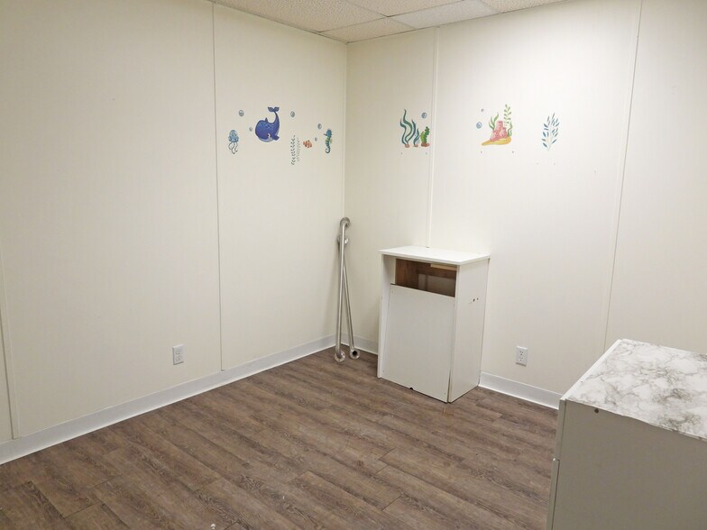 More Photos Of 2261 Sarno Rd, Melbourne Office For Lease