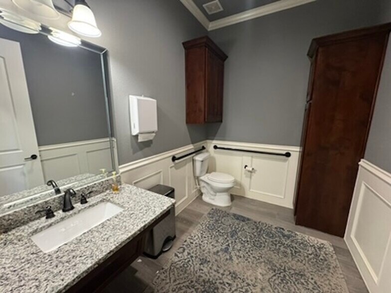 More Photos Of 114 Park Place Blvd, Waxahachie Office For Lease