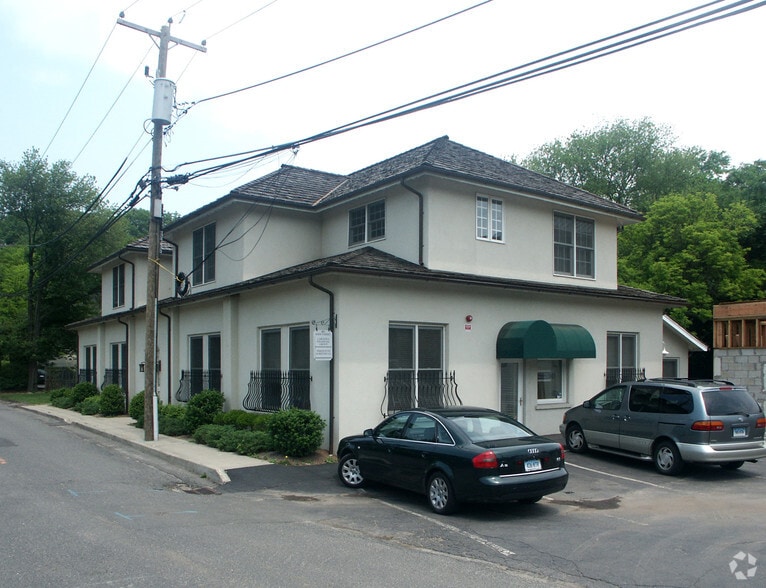 More Photos Of 49-63 John St, Southport Office Residential For Lease