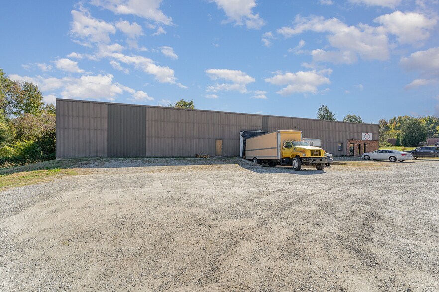 More Photos Of 1304 Starr Dr, High Point Warehouse For Sale