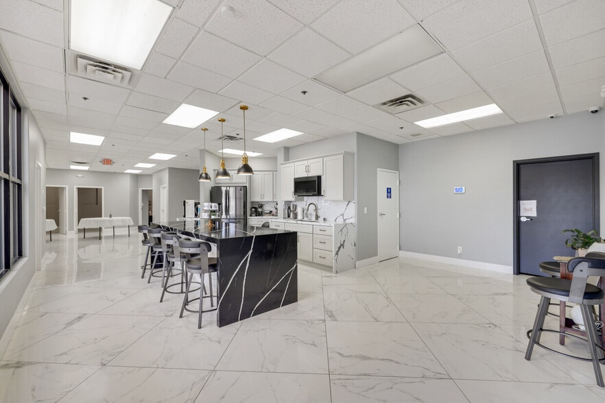 More Photos Of 4187 S Pecos Rd, Las Vegas Medical For Sale