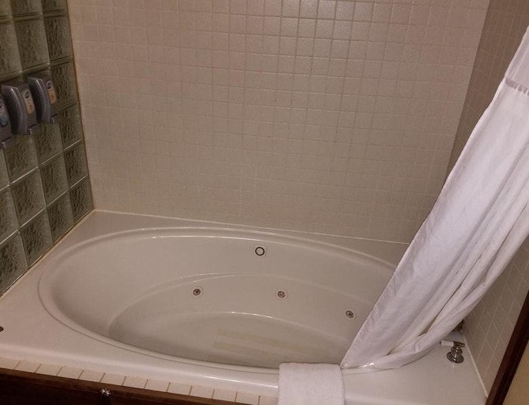 More Photos Of 8514 State Highway 76, Branson West Hotel For Sale