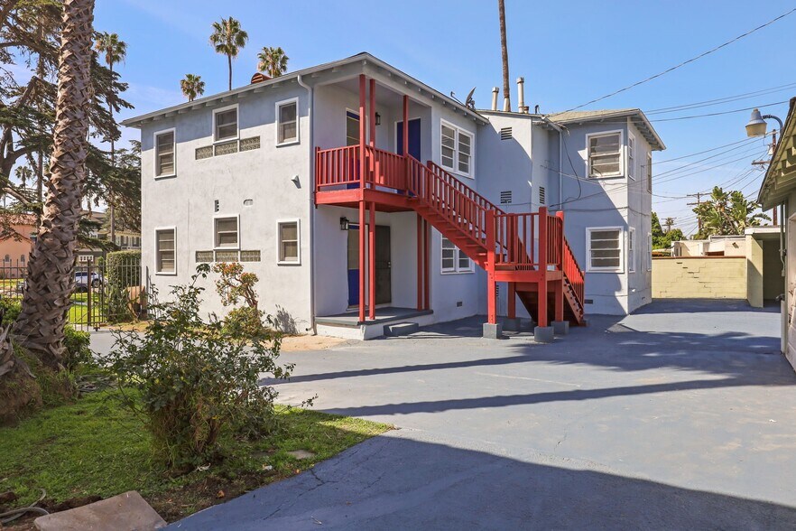 More Photos Of 4409 Victoria Park Dr, Los Angeles Apartments For Sale