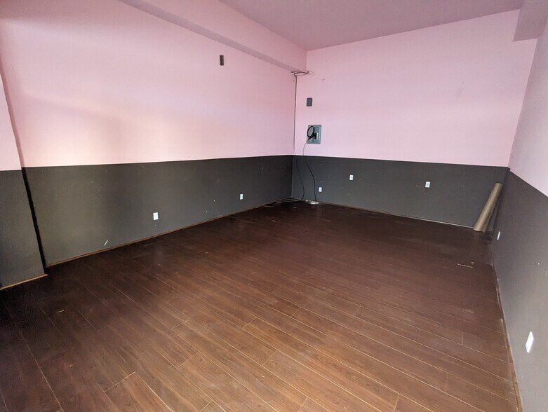 More Photos Of 2111 S Beretania St, Honolulu Storefront Retail Office For Lease