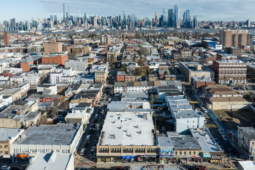More Photos Of 3510 Bergenline Ave, Union City Apartments For Lease