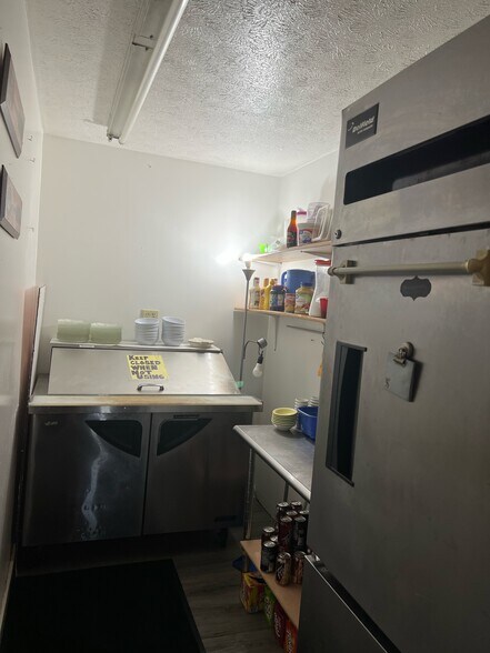 More Photos Of 641 Massillon Rd, Akron Restaurant For Sale